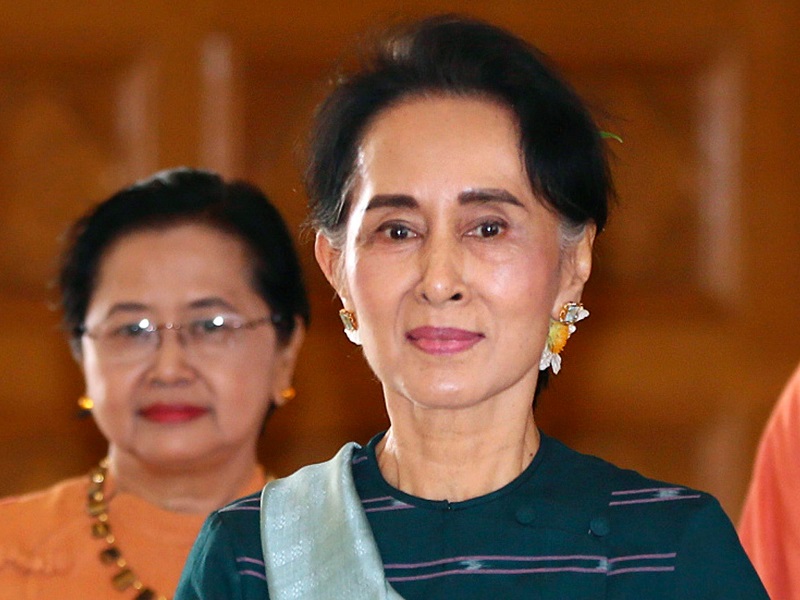 Aung San Suu Detains