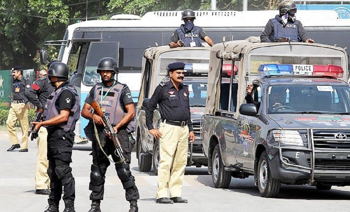 पाकिस्तान में आतंकियों ने जज को परिवार समेत मार डाला