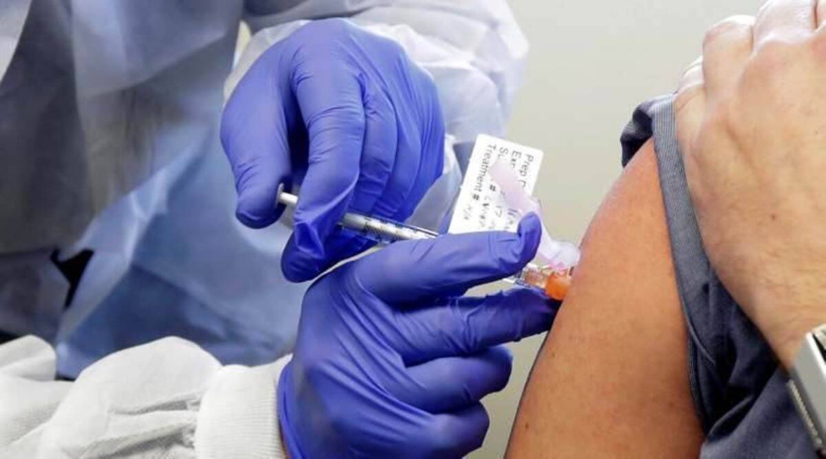 एक मई से वैक्सीनेशन का नया चरण, राज्यों ने वैक्सीन शॉर्टेज की कही बात
