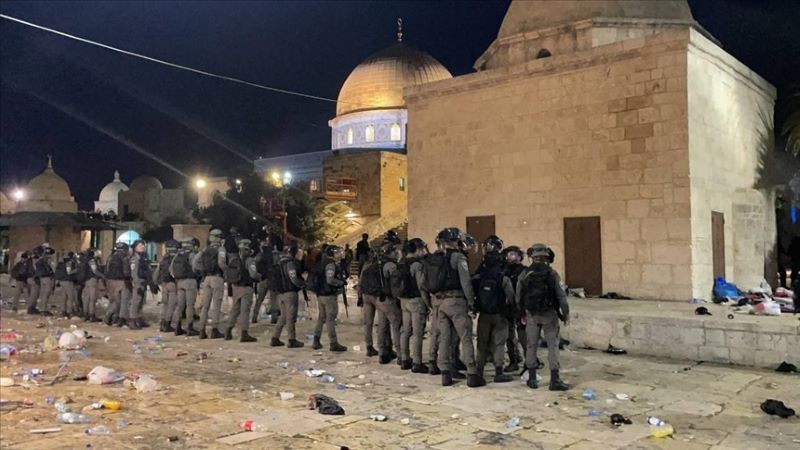 Namaz Al Aqsa Mosque Israeli Soldiers Palestinians 180 Injured