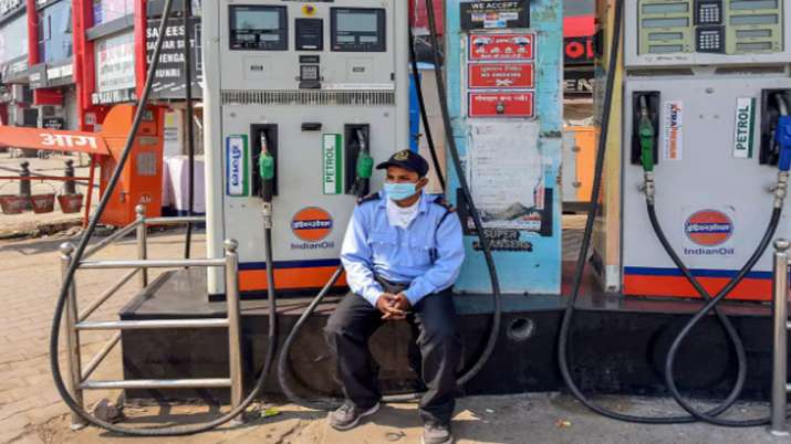 जारी हो गए पेट्रोल-डीज़ल के आज के रेट, जानें अपने शहर में तेल का दाम
