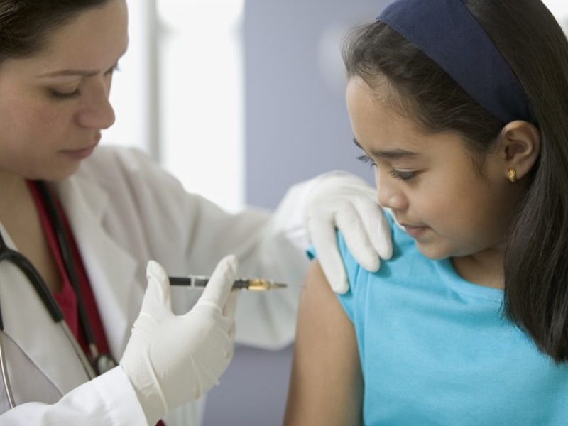 #CoronaVaccination : दुनिया के इन अमीर देशों में शुरू हुआ 12 साल से ऊपर के बच्चों का टीकाकरण
