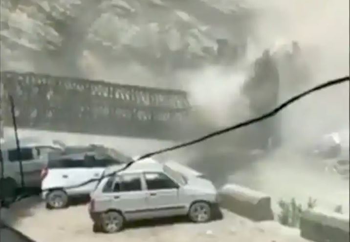 हिमाचल के किन्नौर में लैंडस्लाइड, सांग्ला घाटी में पुल टूटने से 9 लोगों की मौत