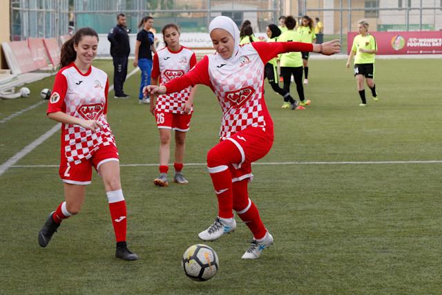 हिजाब में खेलने वाली मुस्लिम महिलाओं पर प्रतिबंध लगाएगा फ्रांस