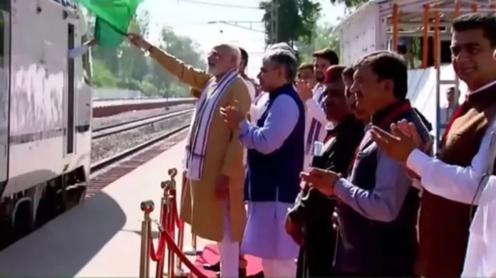 PM flags off 4th Vande Bharat Express