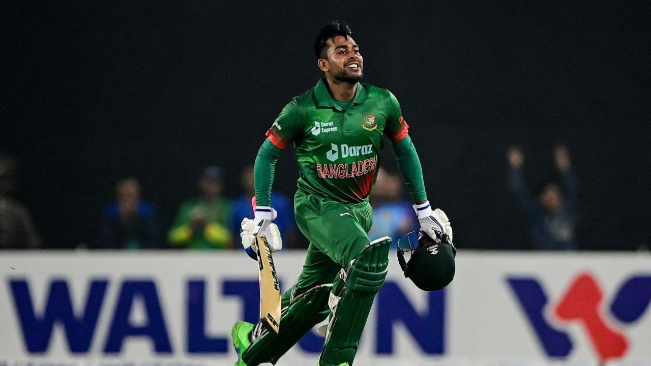 सांसें रोक देने वाले मुक़ाबले में बांग्लादेश की भारत पर एक विकेट से सनसनीख़ेज़ जीत