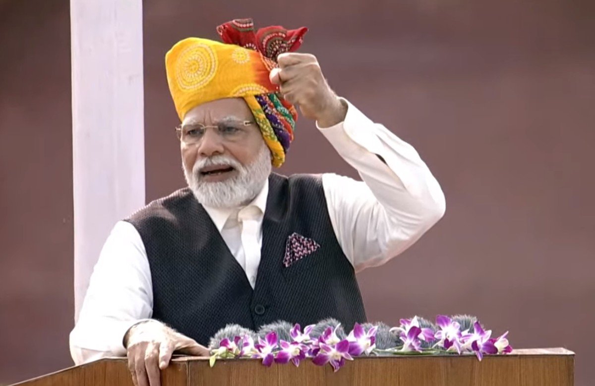 Independence Day: PM मोदी ने नारीशक्ति को किया नमन, कहा- आज चंद्रयान मिशन का नेतृत्व कर रहीं महिलाएं